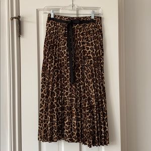 🐆Zara Leopard Print Midi Skirt🐆